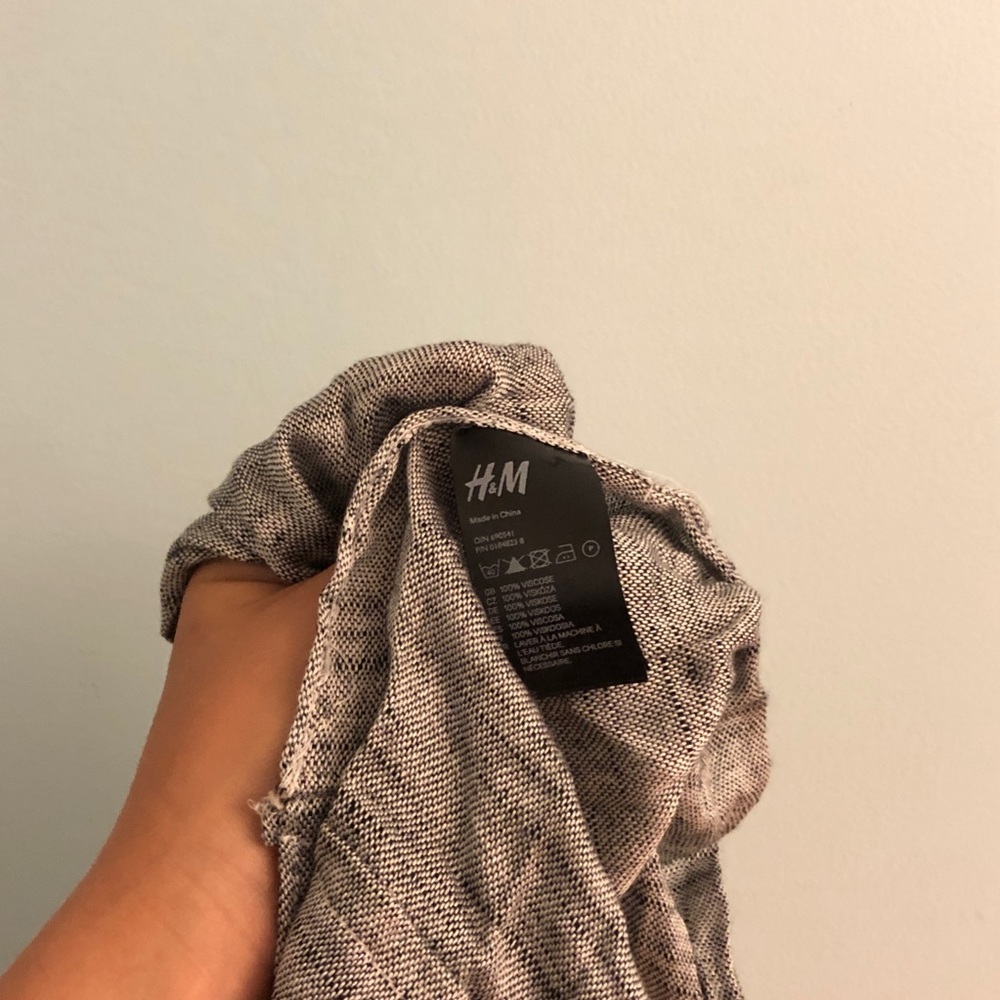 H&M Infinity Scarf - Picture 3 of 3